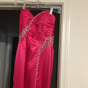 Night moves size 2 fuscia gown